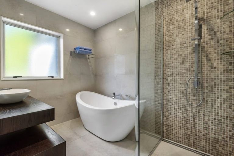 Photo of property in 7 Bushglen Court, Browns Bay, Auckland, 0630