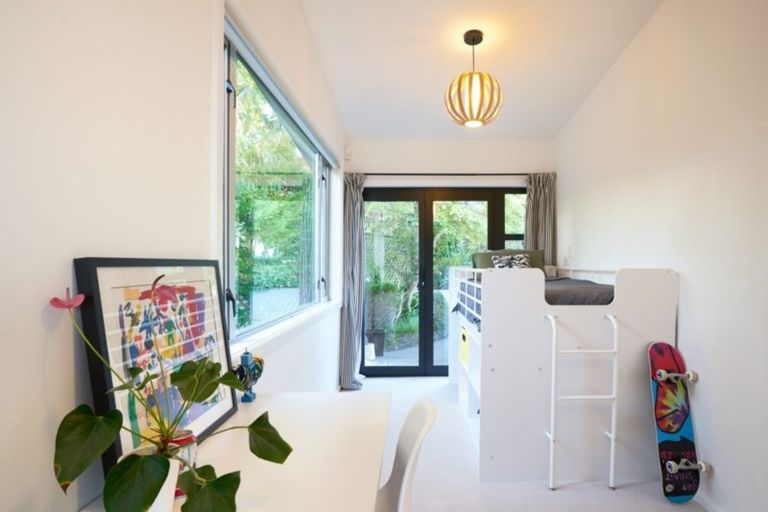 Photo of property in 3 Cameron Terrace, Bluff Hill, Napier, 4110