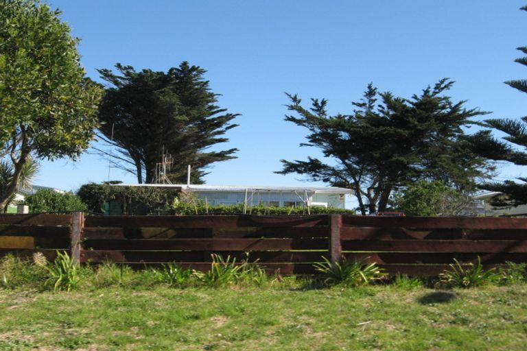 Photo of property in 18 Rangitane Street, Himatangi Beach, Foxton, 4891