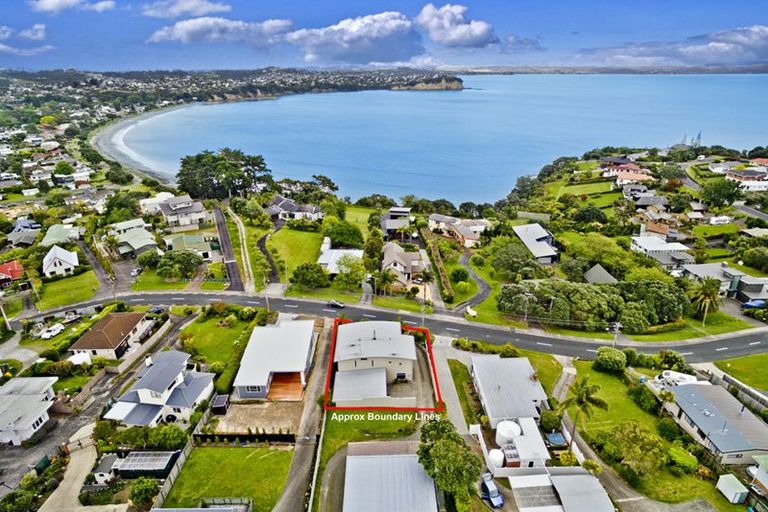 Photo of property in 2/19 Tindalls Bay Road, Tindalls Beach, Whangaparaoa, 0930