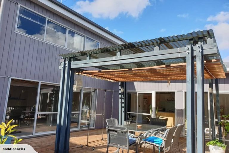 Photo of property in 62 Rising Parade, Fairview Heights, Auckland, 0632