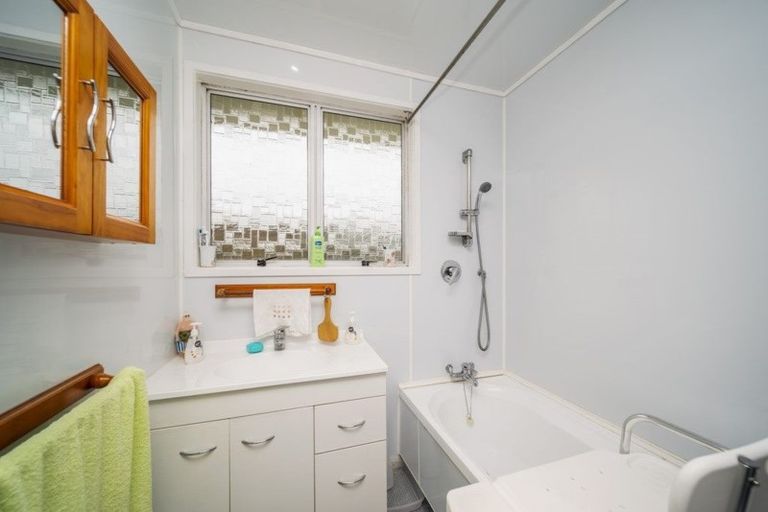 Photo of property in 40 Belair Avenue, Blagdon, New Plymouth, 4310