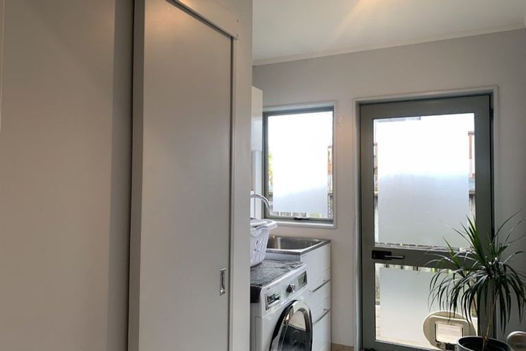 Photo of property in 2/34 Elizabeth Drive, West Harbour, Auckland, 0618