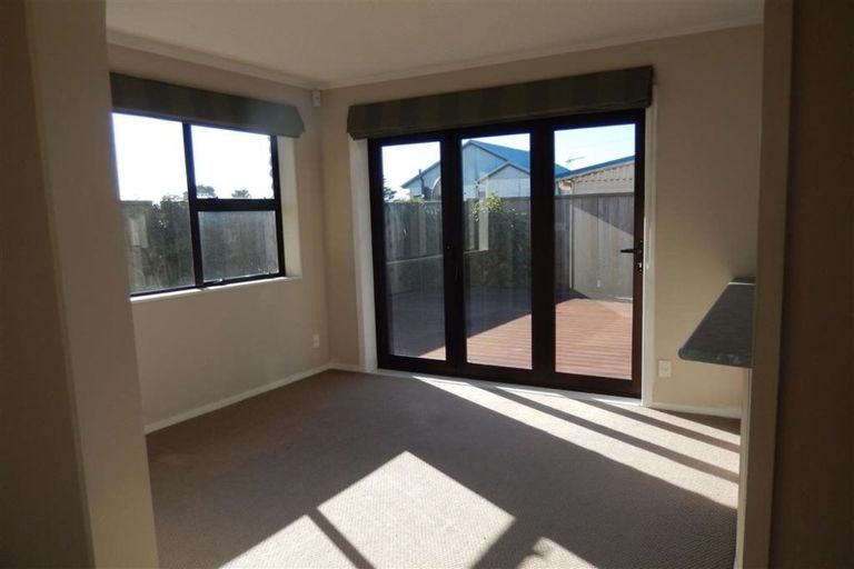 Photo of property in 6a Ropiha Street, Fitzroy, New Plymouth, 4312