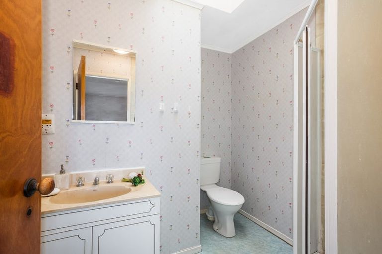 Photo of property in 5b Mclellan Street, Tawa, Wellington, 5028