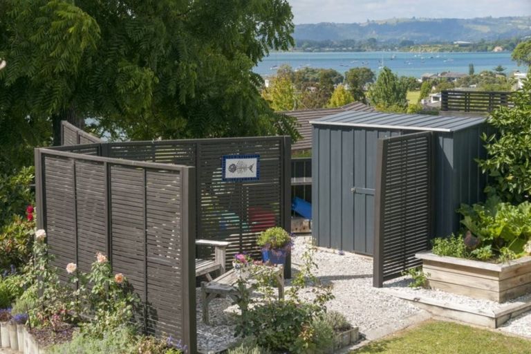 Photo of property in 2 Gellibrand Place, Omokoroa, 3114