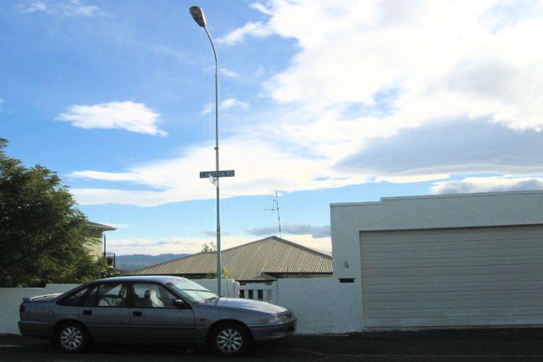 Photo of property in 4 Lambton Road, Hospital Hill, Napier, 4110