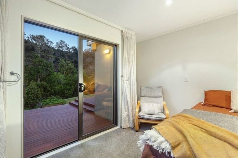 Photo of property in 126 Lynn Road, Bayview, Auckland, 0629