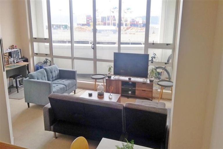 Photo of property in Stadium Garden Flats, 213/107 Thorndon Quay, Pipitea, Wellington, 6011