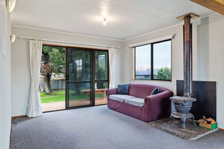 Photo of property in 32 Rata Street, Tokomaru, Palmerston North, 4474