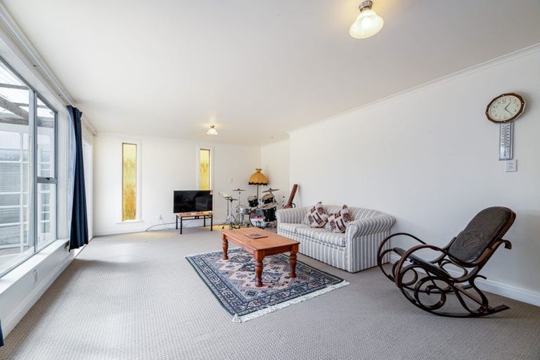 Photo of property in 71 Hutchinson Avenue, New Lynn, Auckland, 0600