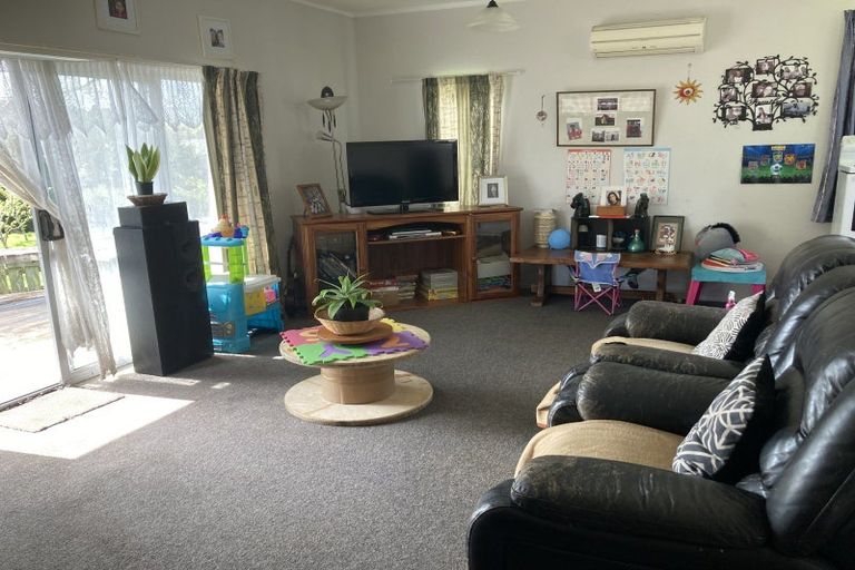 Photo of property in 33 Stafford Street, Waitara, 4320