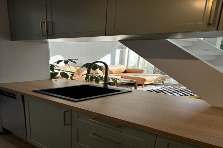 Photo of property in 2/62 South Karori Road, Karori, Wellington, 6012