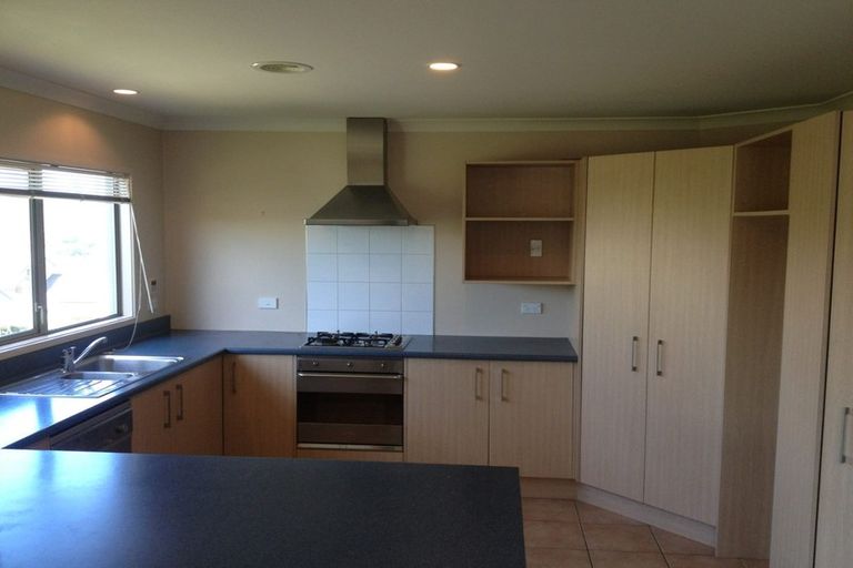 Photo of property in 76 Erlestoke Crescent, Churton Park, Wellington, 6037