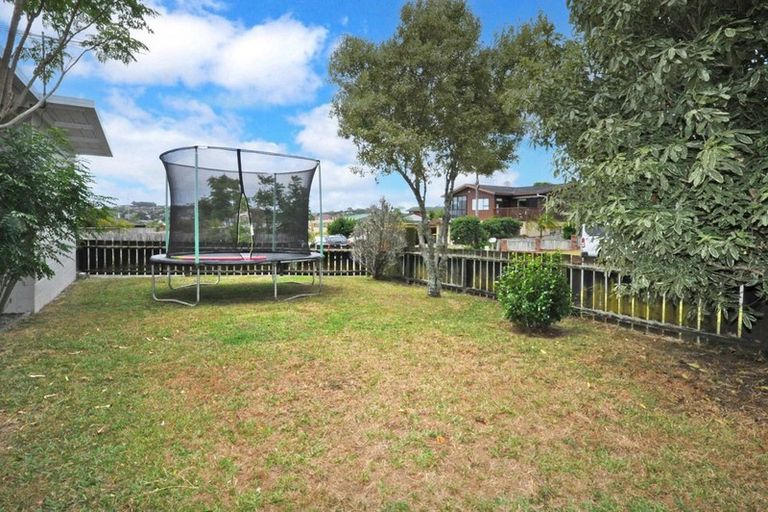 Photo of property in 7a Eagle Place, Red Beach, 0932