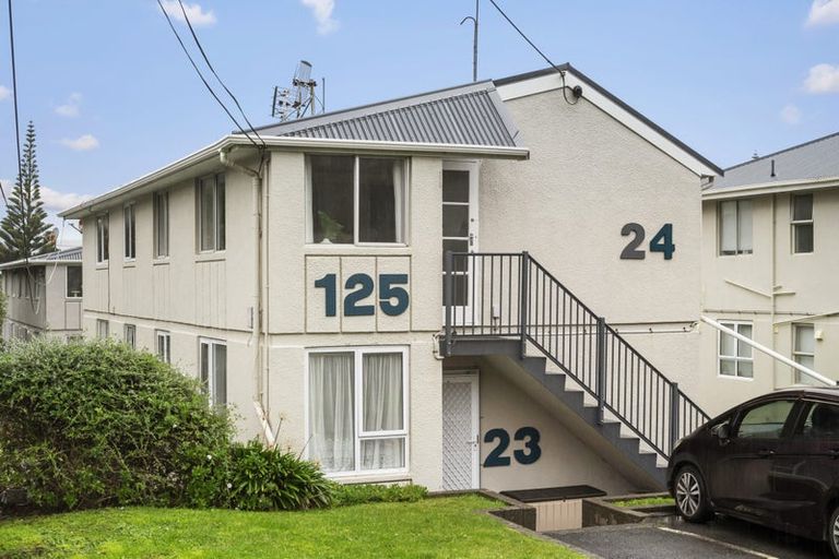 Photo of property in 24/125 Queens Drive, Lyall Bay, Wellington, 6022