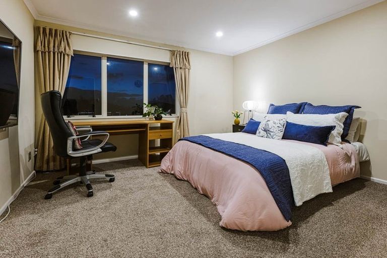 Photo of property in 12 Janway Avenue, Flat Bush, Auckland, 2016