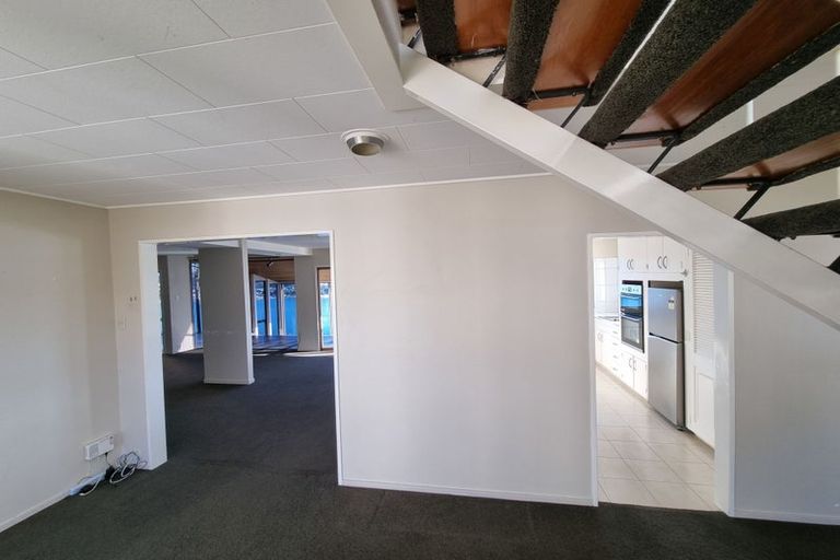 Photo of property in 27 Kaikoura Street, Maupuia, Wellington, 6022