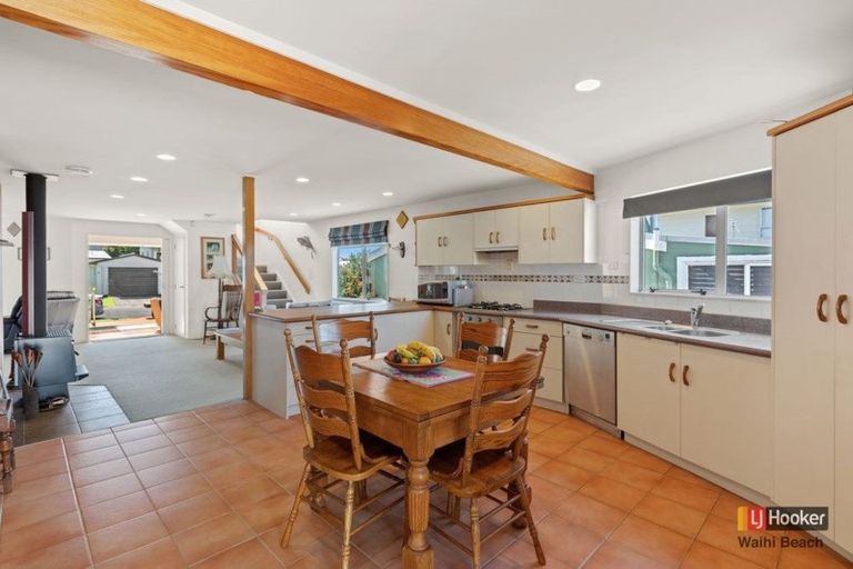 Photo of property in 31 Ocean View Road, Waihi Beach, 3611