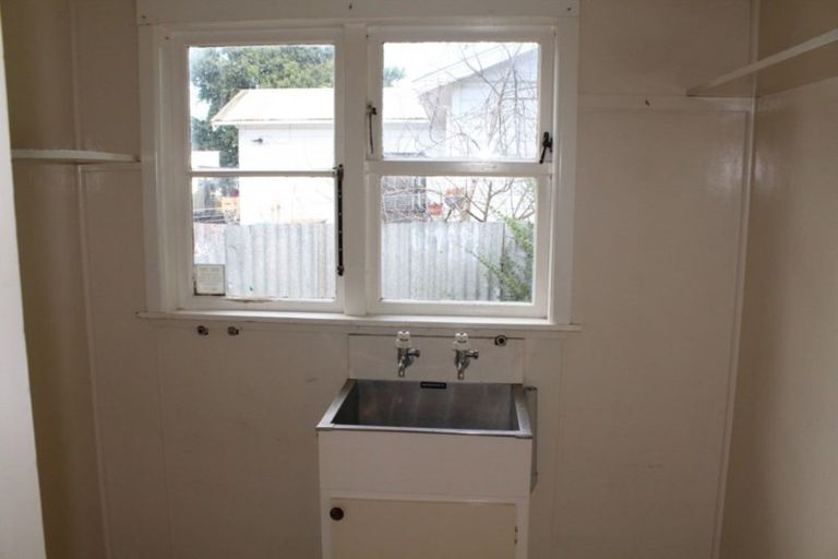 Photo of property in 12 Ranfurly Street, Dannevirke, 4930