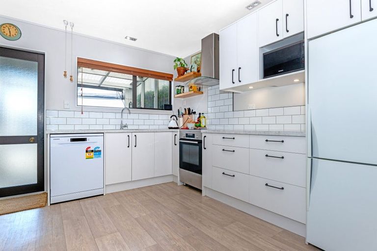 Photo of property in 76 Banks Street, Tolaga Bay, 4077