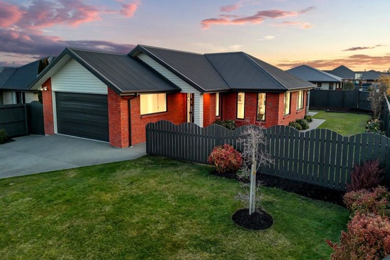 Photo of property in 25 Galatos Street, Rangiora, 7400