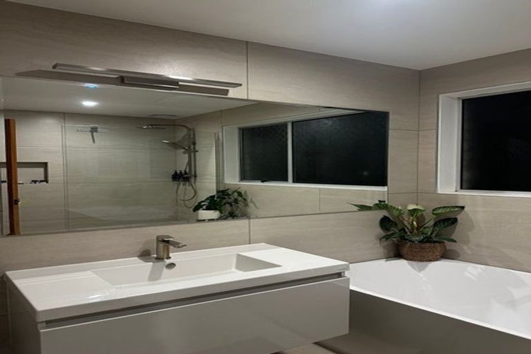 Photo of property in 19 Taitua Drive, Te Atatu South, Auckland, 0610