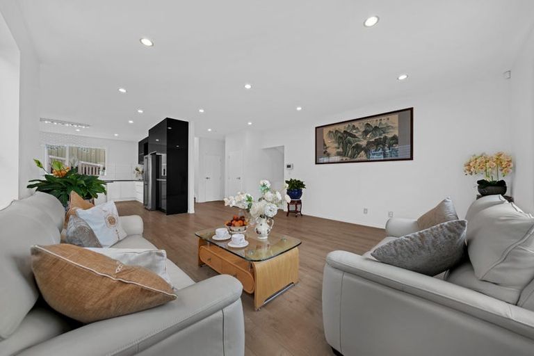 Photo of property in 110 Keri Vista Rise, Papakura, 2110