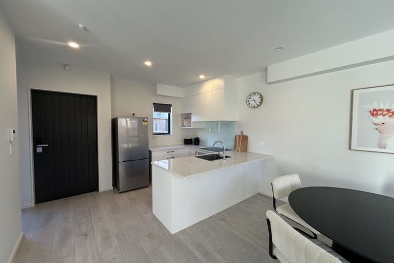 Photo of property in 6/39 Renata Crescent, Te Atatu Peninsula, Auckland, 0610