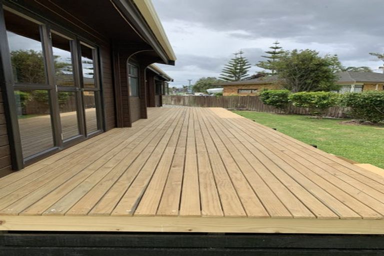 Photo of property in 10 Moenui Avenue, Orewa, 0931