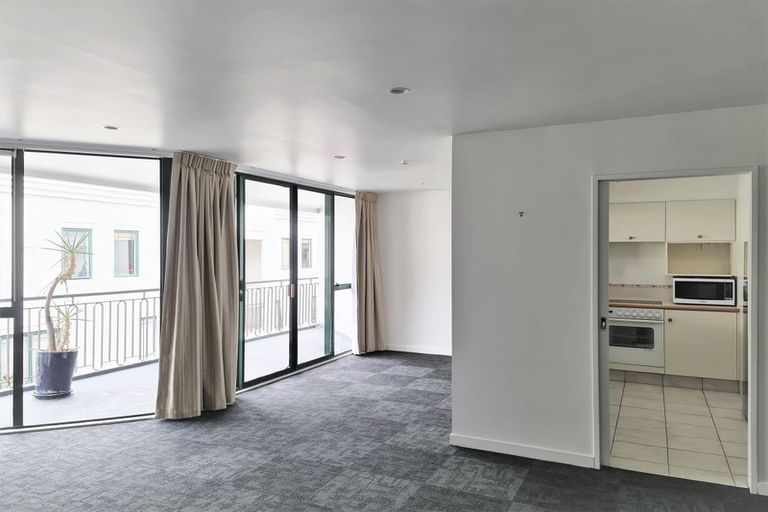 Photo of property in St James Courts, 3/77 Gloucester Street, Christchurch Central, Christchurch, 8013