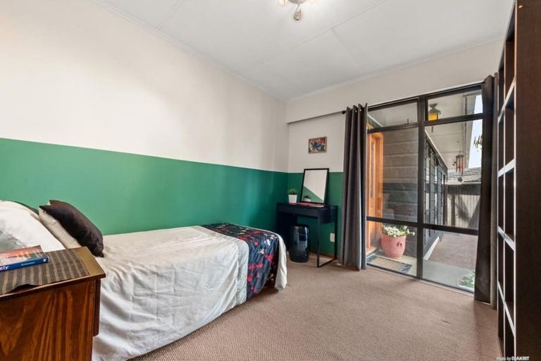 Photo of property in 4191 Great North Road, Glen Eden, Auckland, 0602