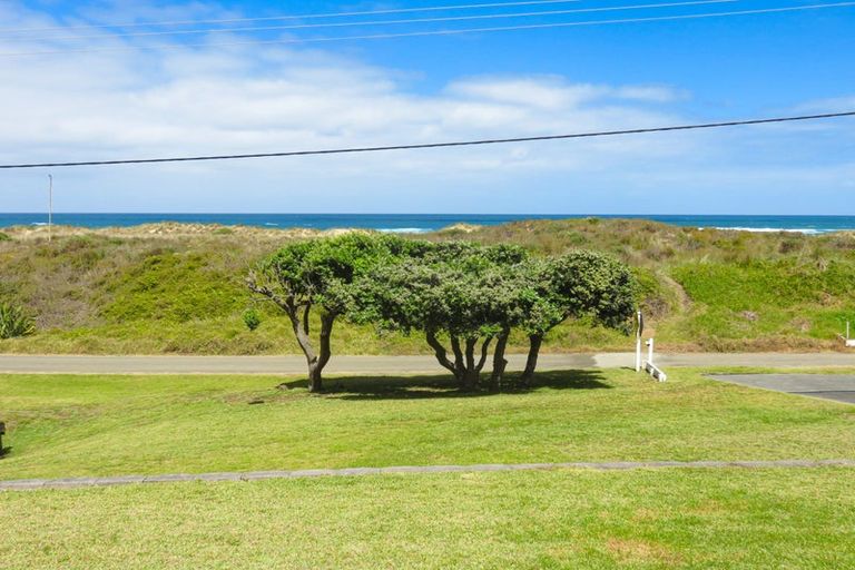 Photo of property in 61 Marine Drive, Te Kopuru, 0371