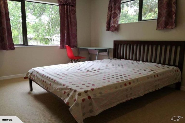 Photo of property in 8 Ilam Lane, Fairview Heights, Auckland, 0632