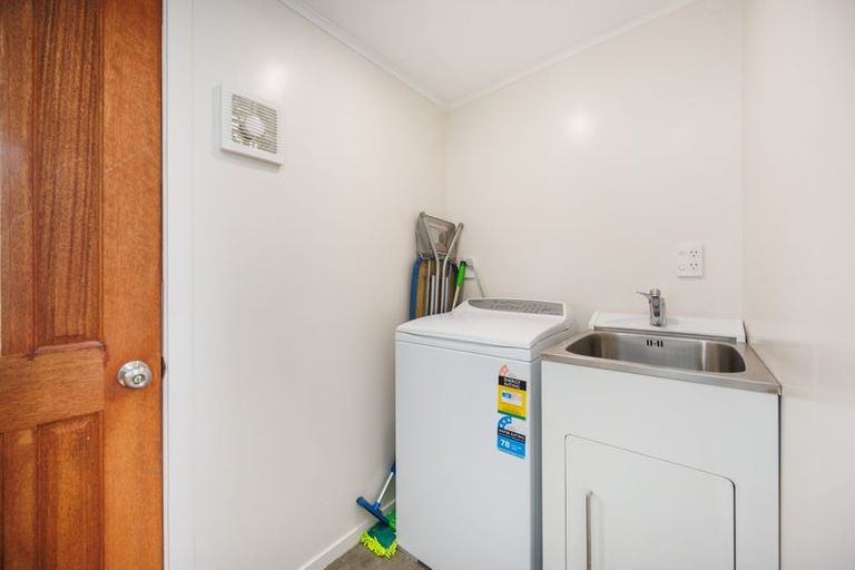 Photo of property in 9 Kingswood Street, Takaro, Palmerston North, 4412