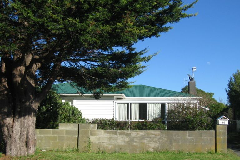 Photo of property in 30 Winton Street, Paraparaumu Beach, Paraparaumu, 5032