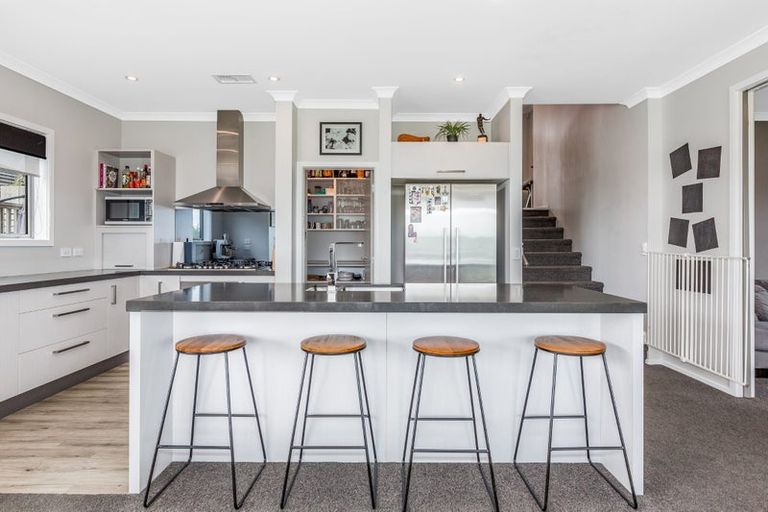 Photo of property in 105 Endeavour Drive, Whitby, Porirua, 5024