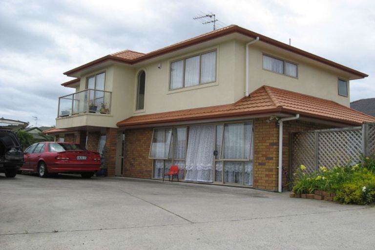 Photo of property in 2 Saybrook Place, Mangere, Auckland, 2022
