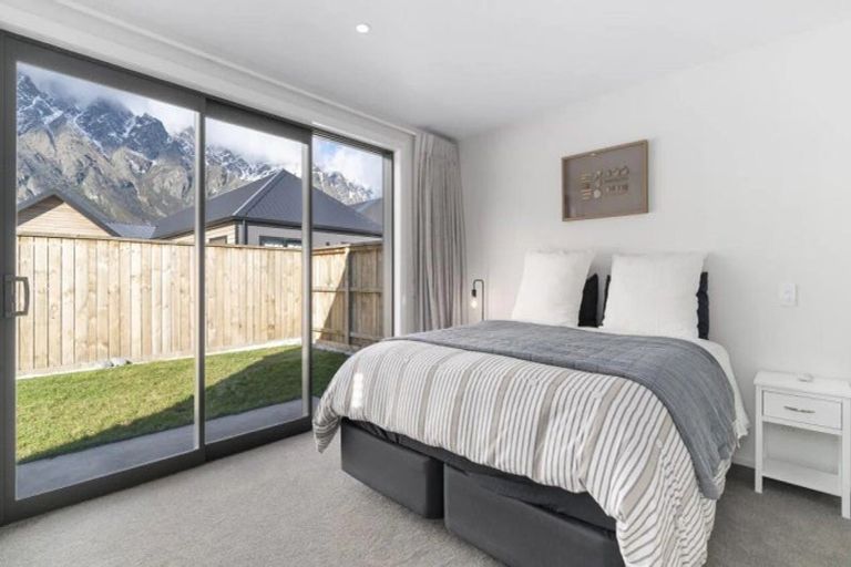 Photo of property in 11 Bale Road, Jacks Point, 9371