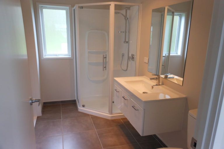 Photo of property in 12 Leveloff Road, Paremoremo, Auckland, 0632