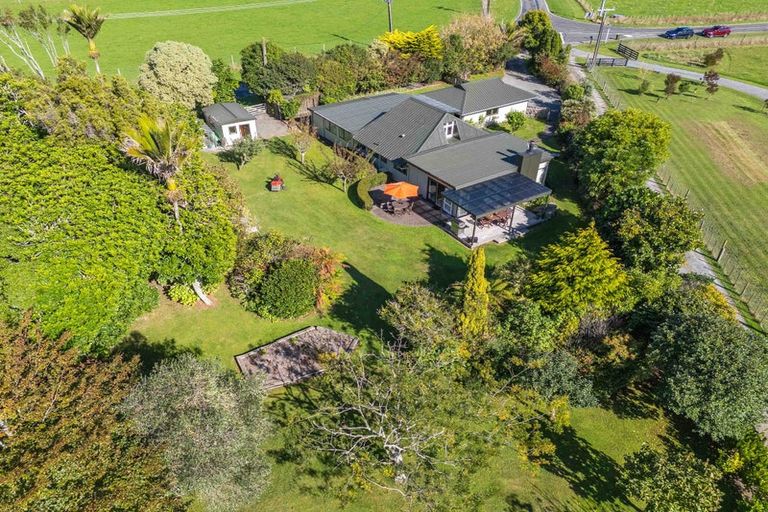 Photo of property in 43 Te Horo Hautere Cross Road, Te Horo, Otaki, 5582