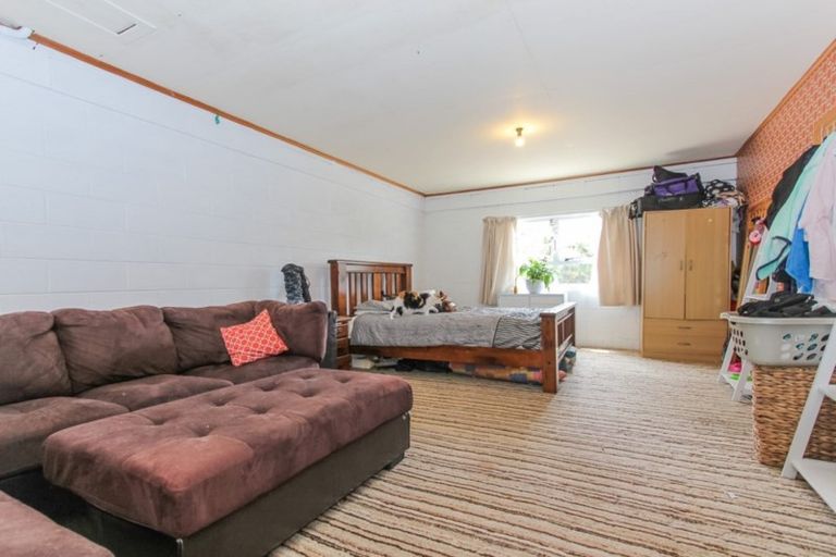 Photo of property in 2/120 Titirangi Road, New Lynn, Auckland, 0600