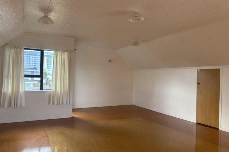 Photo of property in 18 Riverside Road, Orewa, 0931