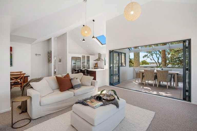 Photo of property in 1/71 Princes Street, Northcote Point, Auckland, 0627