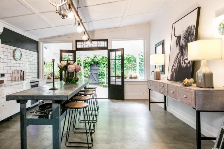 Photo of property in 21 Sealy Road, Bluff Hill, Napier, 4110