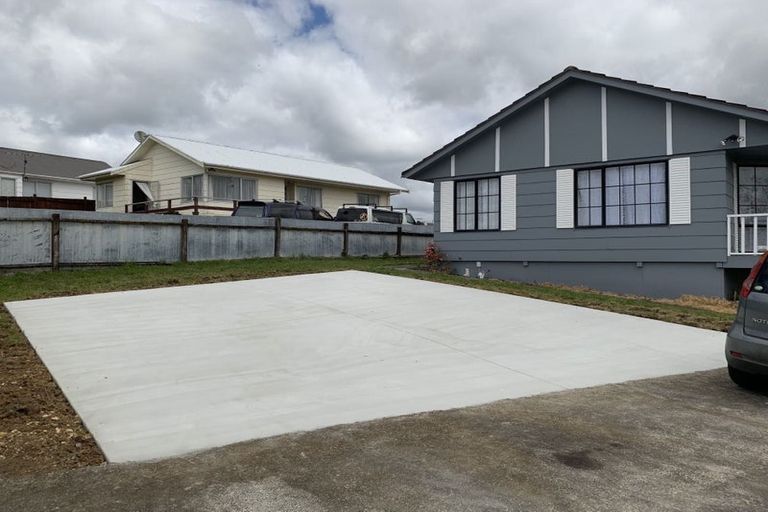 Photo of property in 14 Imperial Place, Henderson, Auckland, 0612