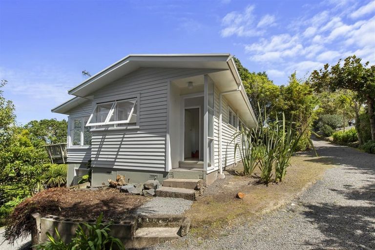 Photo of property in 71 Lyons Avenue, Murrays Bay, Auckland, 0630