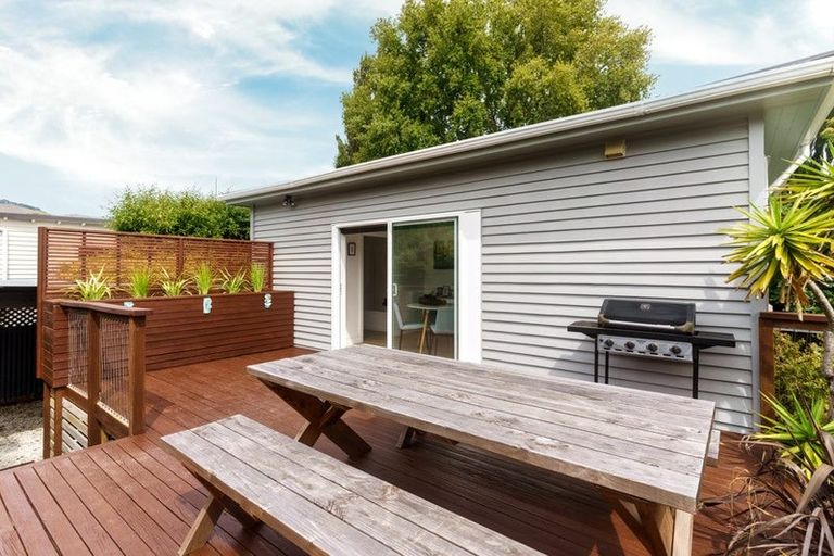 Photo of property in 215 Waimea Terrace, Beckenham, Christchurch, 8023