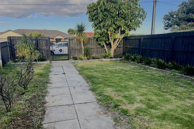 Photo of property in 120 Mountain Road, Mangere Bridge, Auckland, 2022