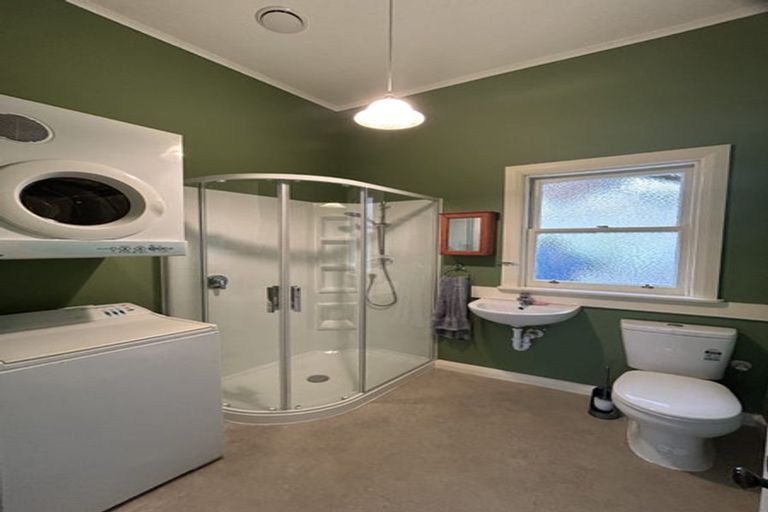 Photo of property in 38 Mount Pleasant Road, Aro Valley, Wellington, 6012